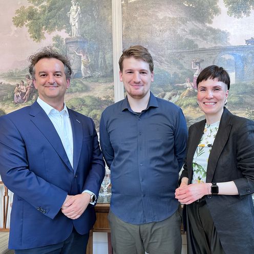 202404 Studienpreis Erik Beste Gruppenbild mit zwei Männern und Frauen