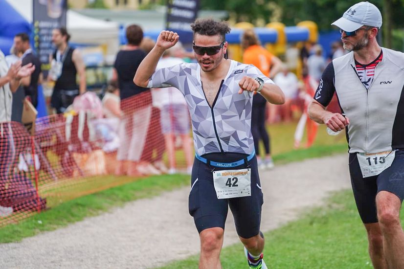 Läufer der HSB TriRunners beim Müritz Triathlon 2025.