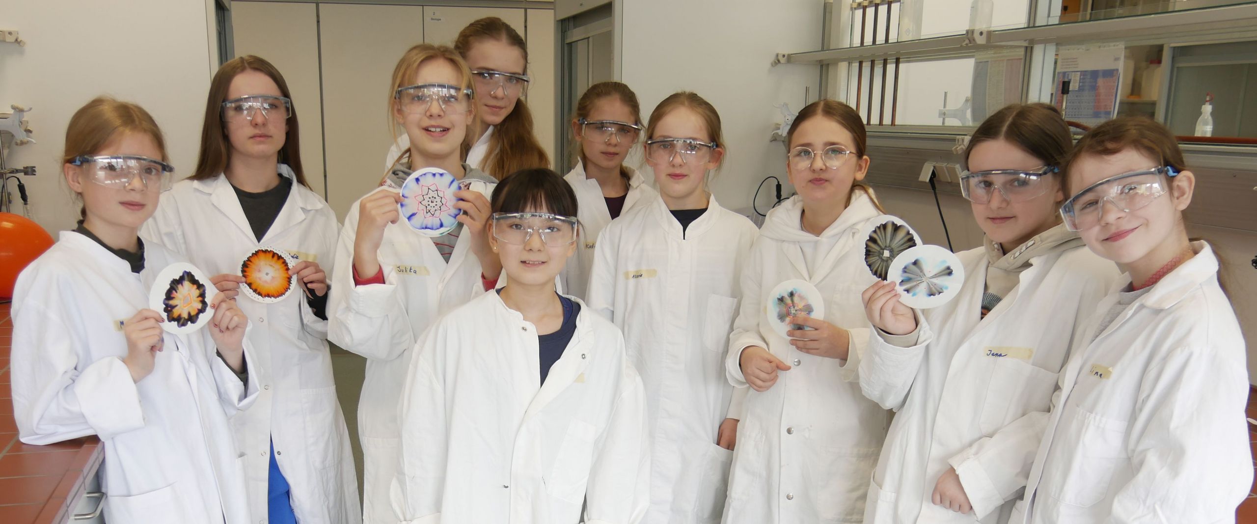 Schülerinnen erkunden bei Zukunftstag die Labore für Umwelttechnik. Foto: HSB/Antje Clasen