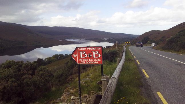 Daniel W. Auslandssemester Schild am Straßenrand