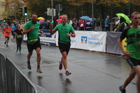  L&auml;ufer:innen beim Oldenburg-Marathon 2019.
