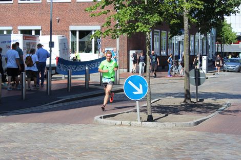 Ingo Heidrich l&auml;uft beim Cuxhavener Marathon.