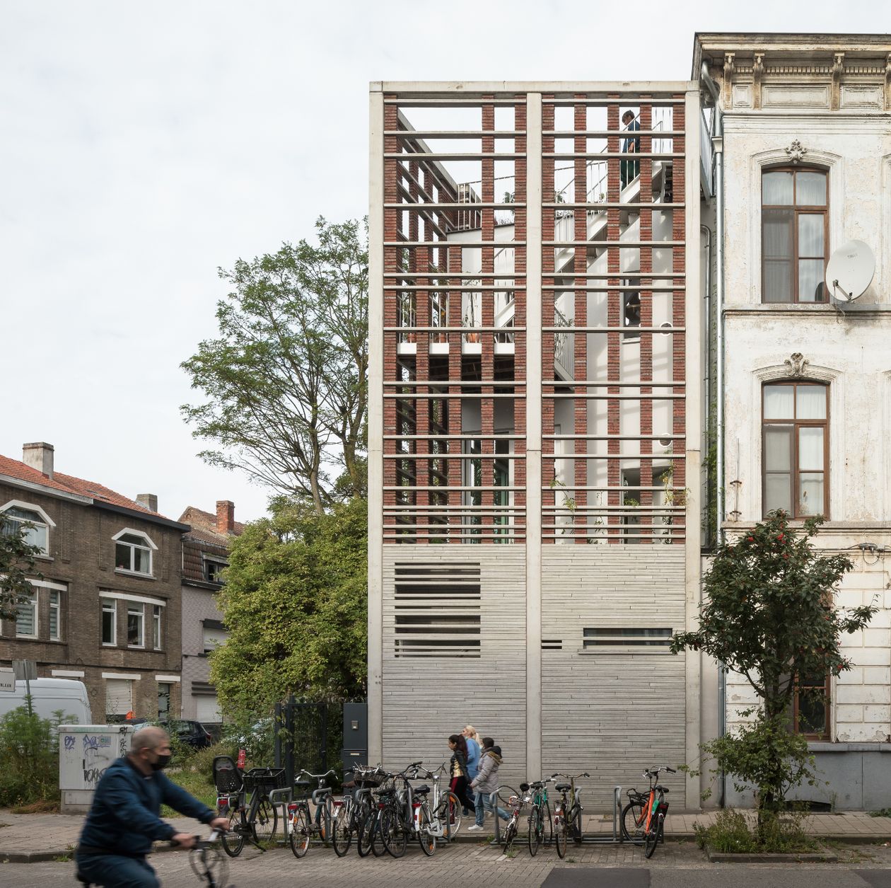 Wohnhaus Patio Filter von STUDIOLO architectuur - Photo copyright : Stijn Bollaer