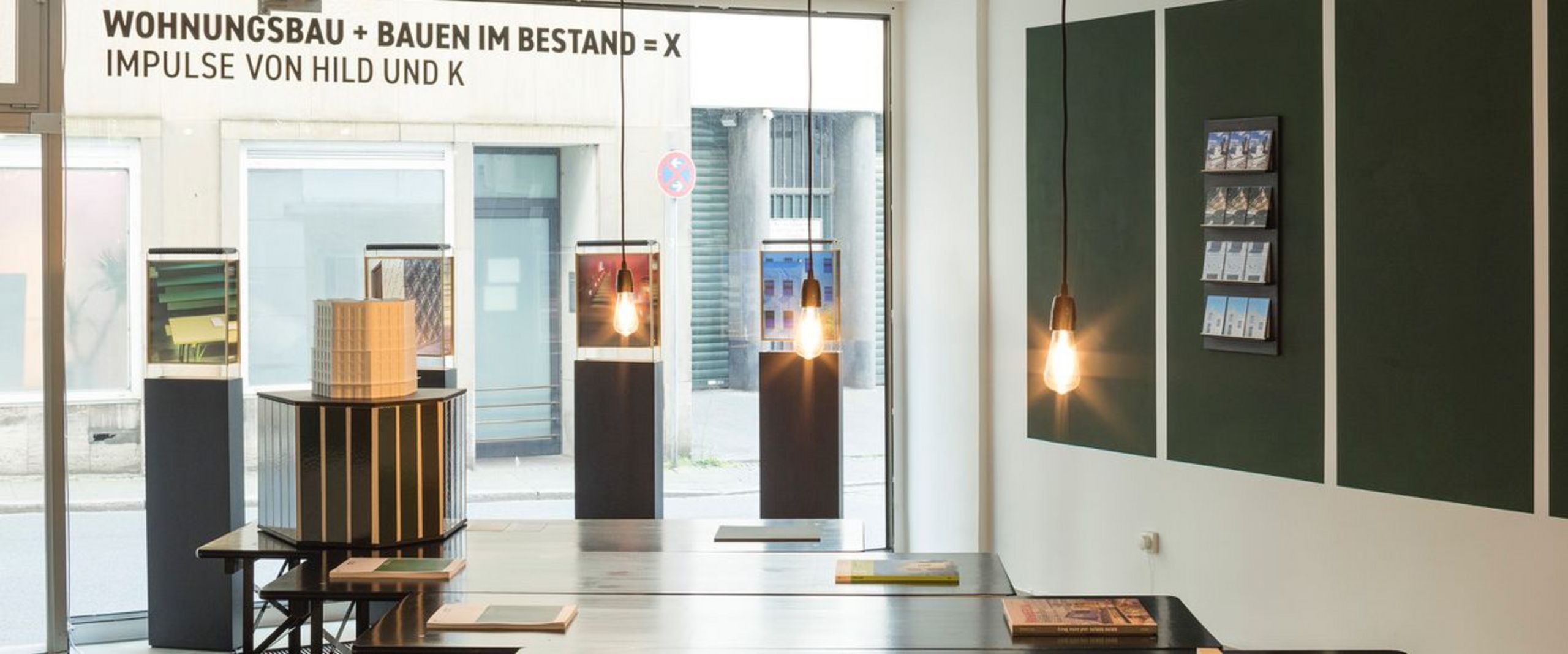 Ausstellung “Wohnungsbau + Bauen im Bestand = x. Impulse von Hild und K" - Foto:b.zb