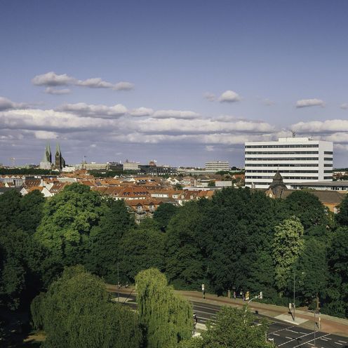Ausblick auf die Neustadtswallanlagen und das AB-Geb&auml;ude