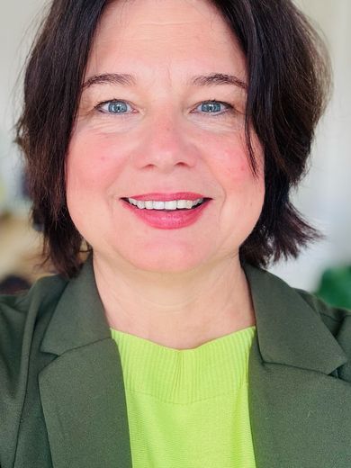 Ulrike Hiller, Staatsrätin a. D.