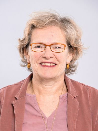 Porträtfoto Vera Kuenzer