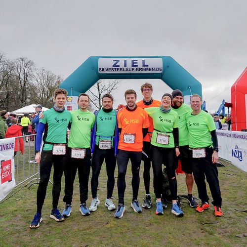 Portr&auml;tfoto HSB Tri-Runners Team Silvesterlauf 2025