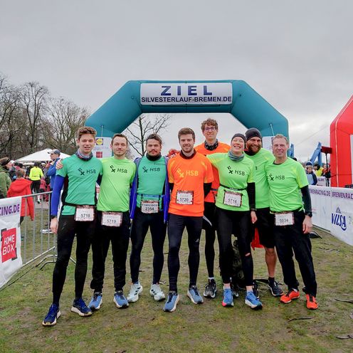 Portr&auml;tfoto HSB Tri-Runners Team Silvesterlauf 2025