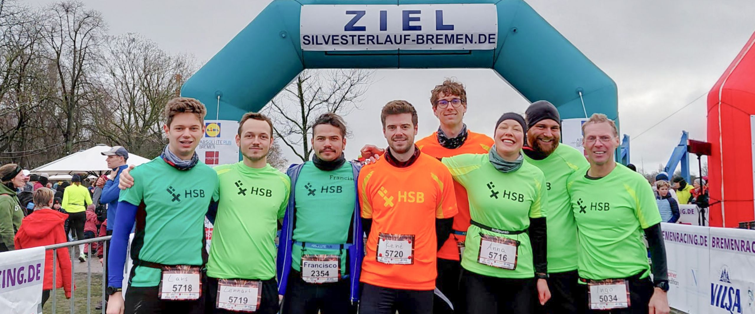 HSB Tri-Runners Team Silvesterlauf 2025 Porträtfoto HSB Tri-Runners Team Silvesterlauf 2025