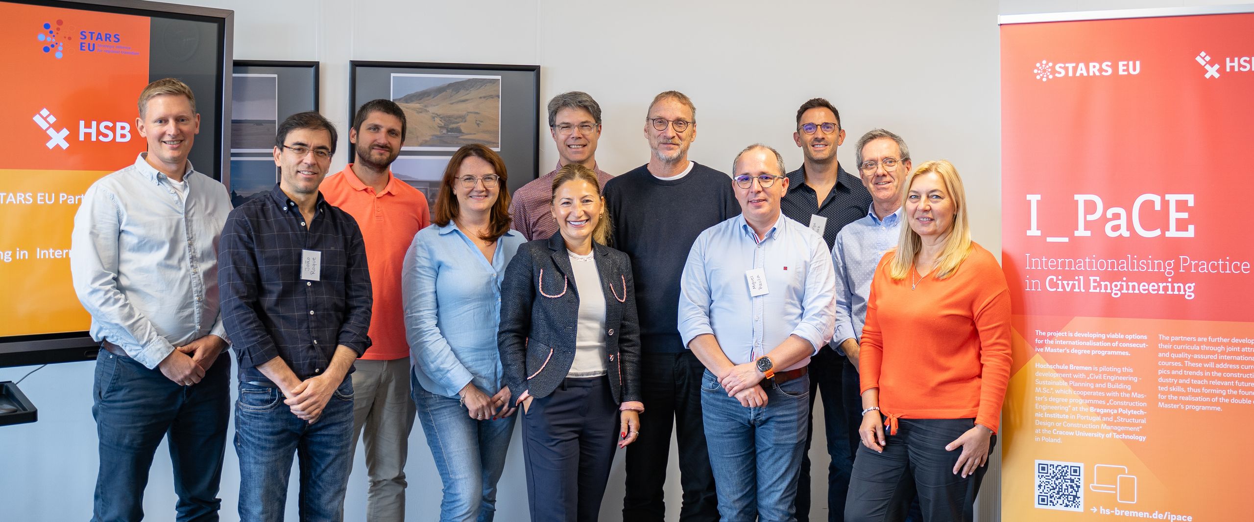 [Translate to English:] Gruppenbild vom I_PaCE – Workshop – Länderübergreifende internationale Lehre an der HSB. Foto: HSB Gruppenbild vom I_PaCE – Workshop – Länderübergreifende internationale Lehre an der HSB. Foto: HSB