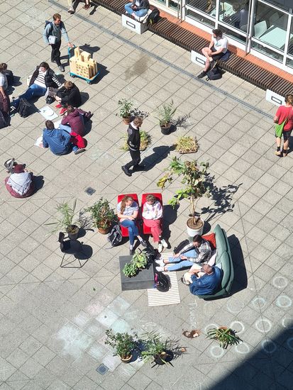 "Green the Campus" - Eine Aktion von Claim the Campus auf dem Mensavorplatz der HSB
