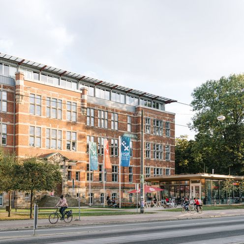 M-Geb&auml;ude der HSB von Seite Langemarkstra&szlig;e 