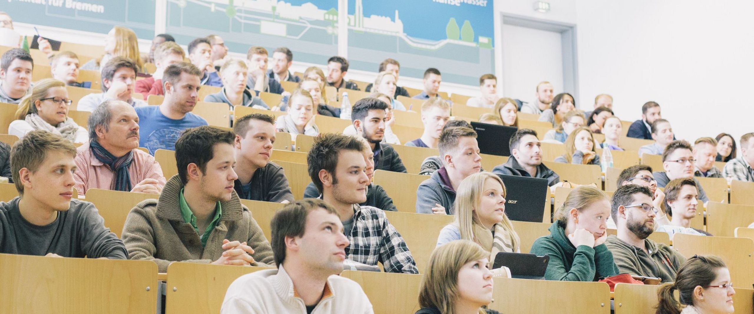Studierende im Hörsaal