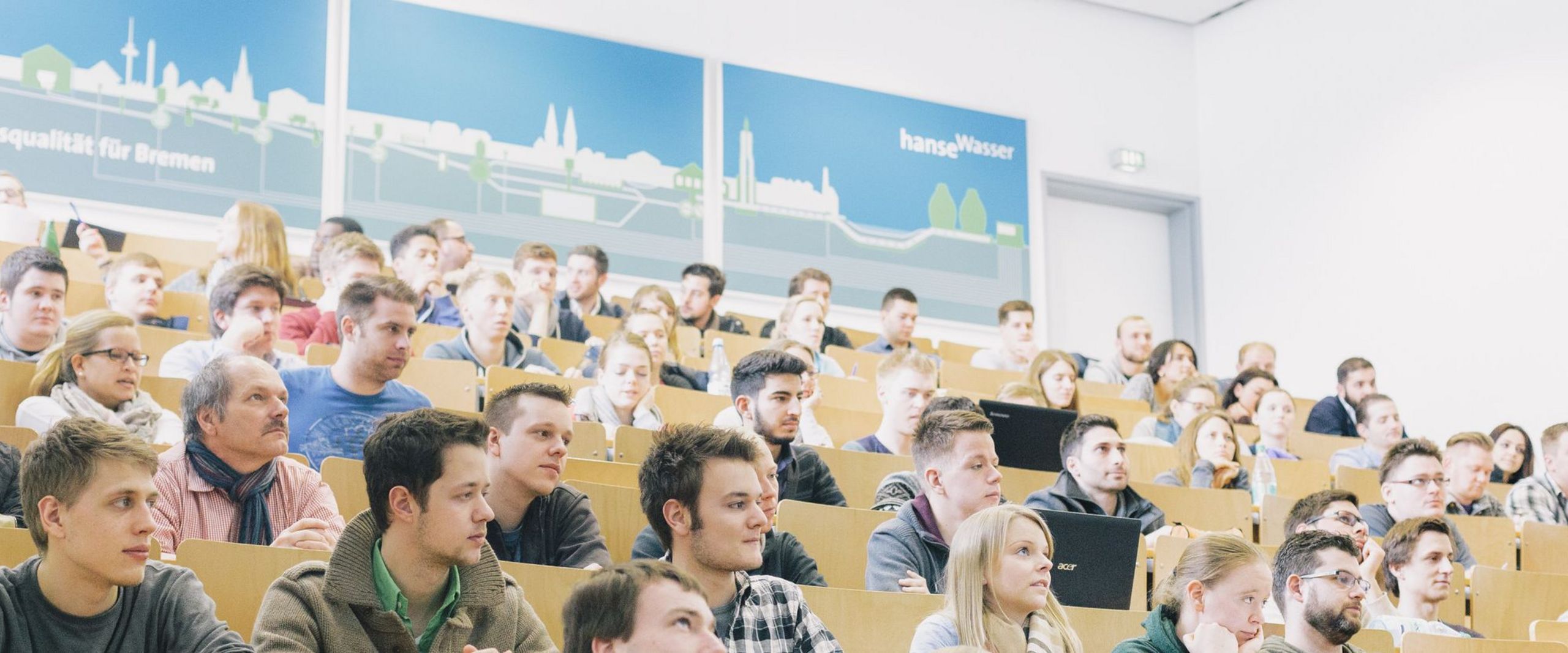 Studierende im Hörsaal
