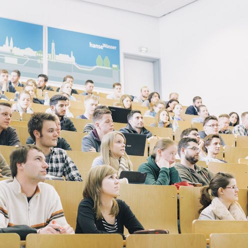 Studierende im H&ouml;rsaal