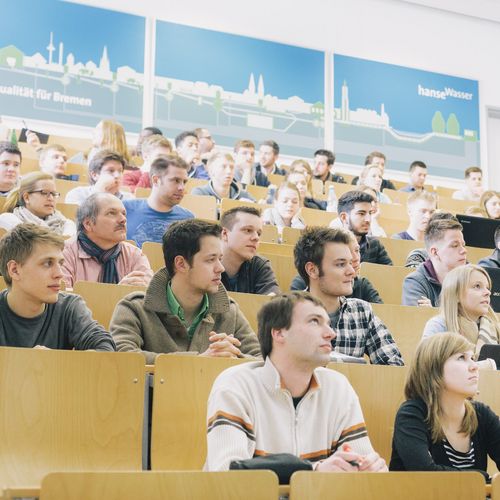 Studierende im H&ouml;rsaal