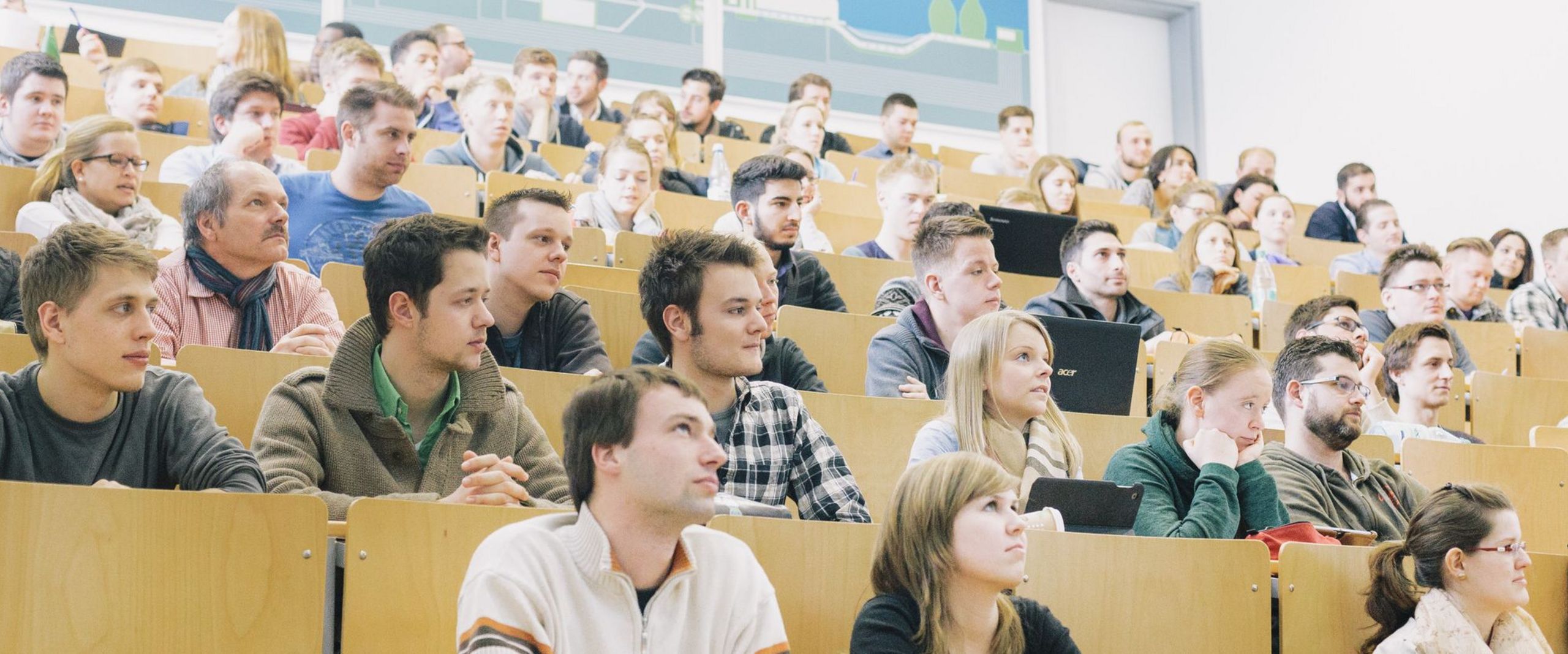 Studierende im Höörsal