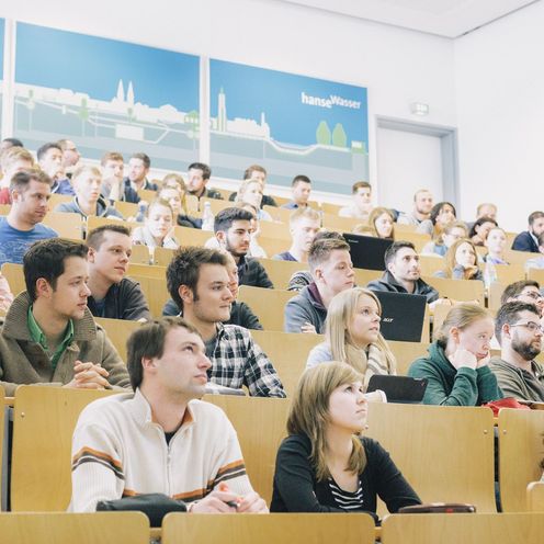 Studierende im H&ouml;rsaal
