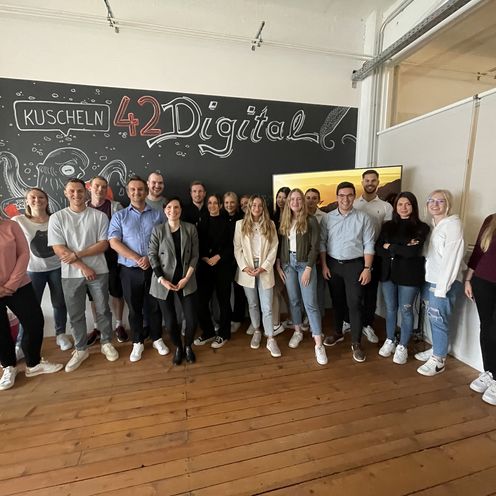 Gruppenbild mit M&auml;nnern und Frauen