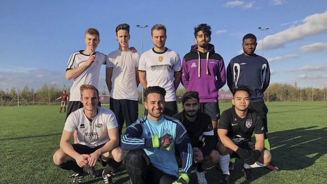 Tarik A. Auslandssemester Gruppenfoto Fußballmannschaft