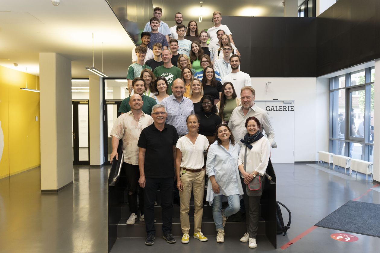 Gruppenbild der Teilnehmer:innen des BIP im Foyer. Foto:HSB-Bettina Schürkamp