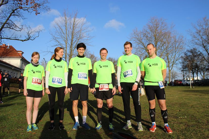Gruppenbild TriRunners beim Silvesterlauf.
