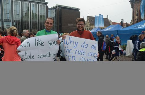 L&auml;ufer:innen beim Marathon in Bremen.