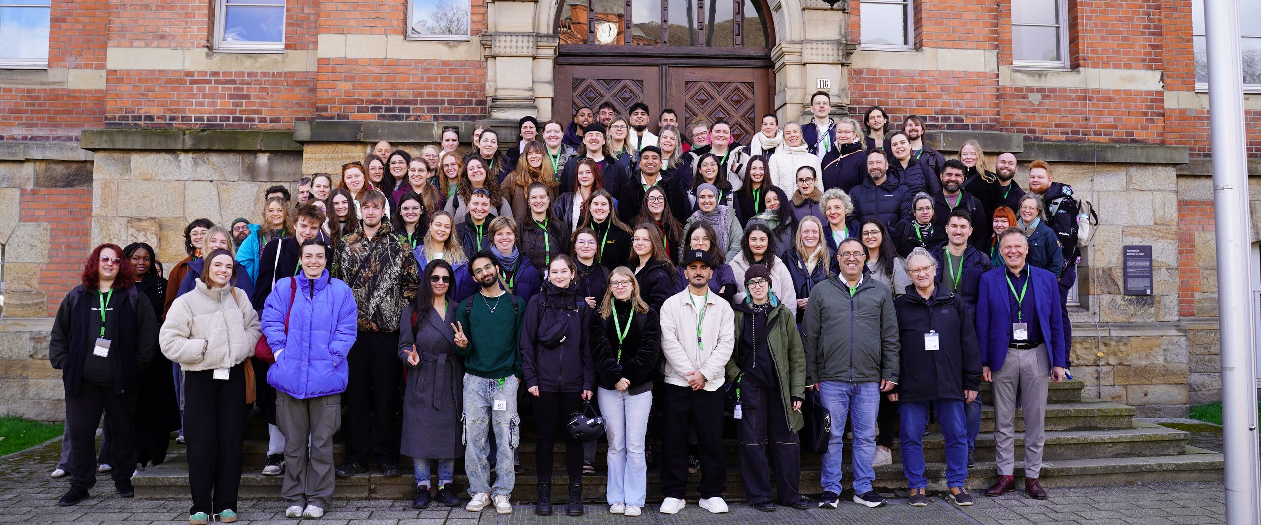 gruppenbild mit Männern und Frauen