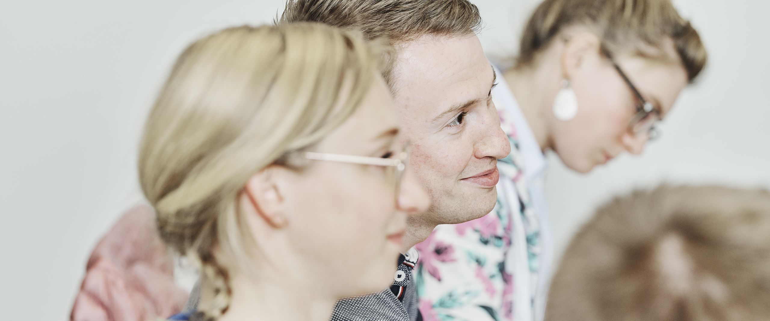 MBA berufsbegleitend Headerbild MBA Studierende im Porträt