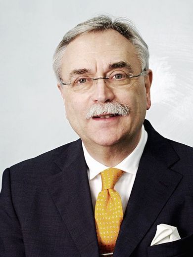 [Translate to English:] Porträtfoto Günther Diekhöner