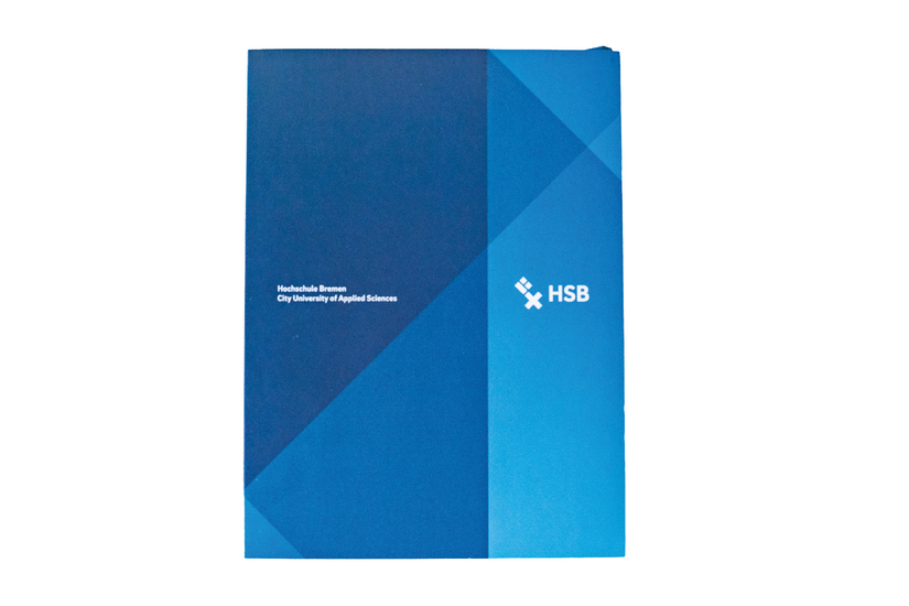 Das Bild zeigt eine Frontalansicht einer DinA4 Dokumenten-Mappe in blau.