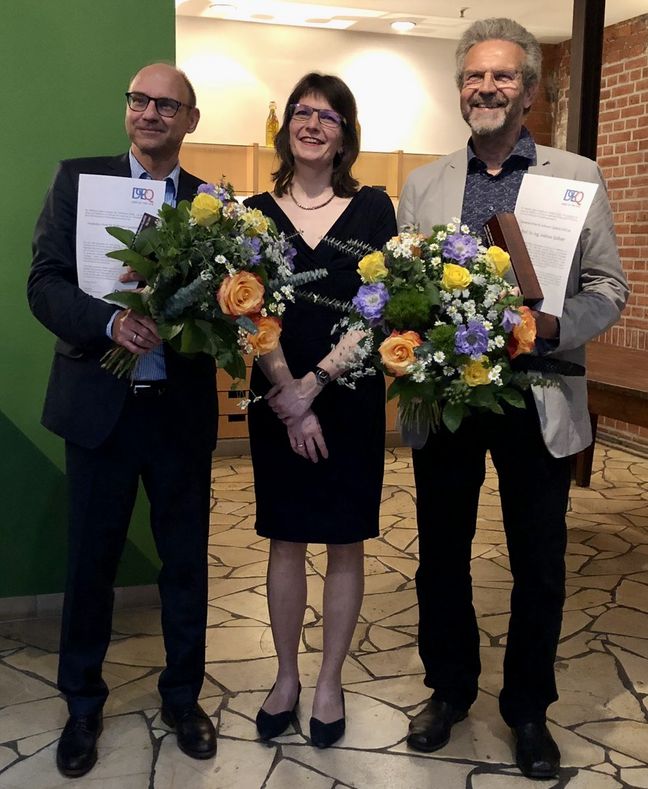 Gruppenfoto der Preistr&auml;ger Tilo Linz und Andreas Spillner mit der Vorsitzenden des Preiskuratoriums Maud Schlich.
