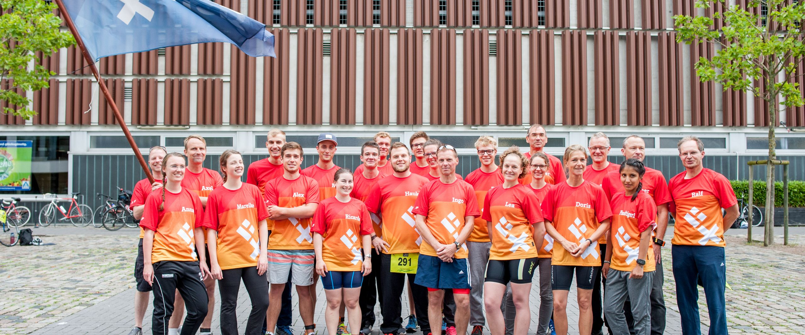 Ein Gruppenbild aller HSB L&auml;ufer:innen.