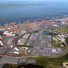 Luftbild Überseehafen Bremerhaven