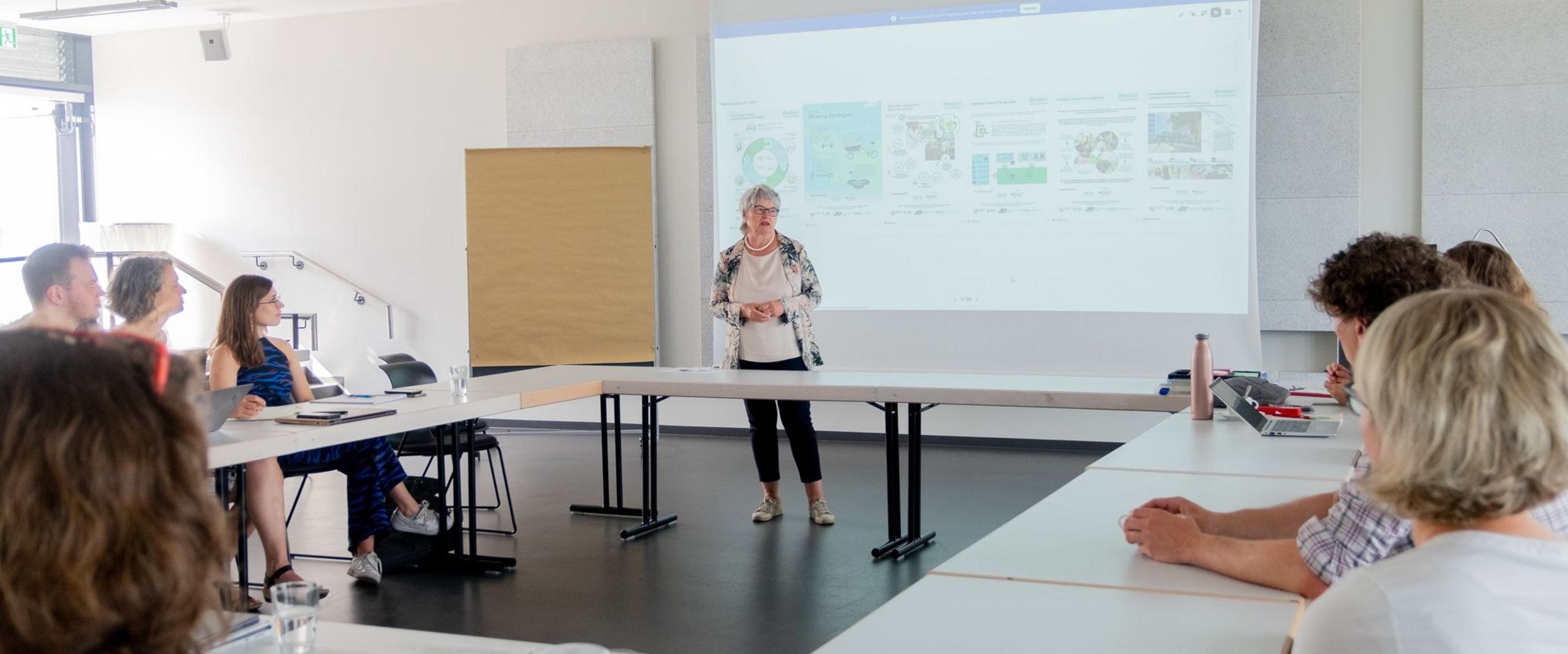 Die Rektorin der Hochschule Bremen, Karin Luckey, leitet mit einer Ansprache den 3. BreGoS Marktplatz ein. 