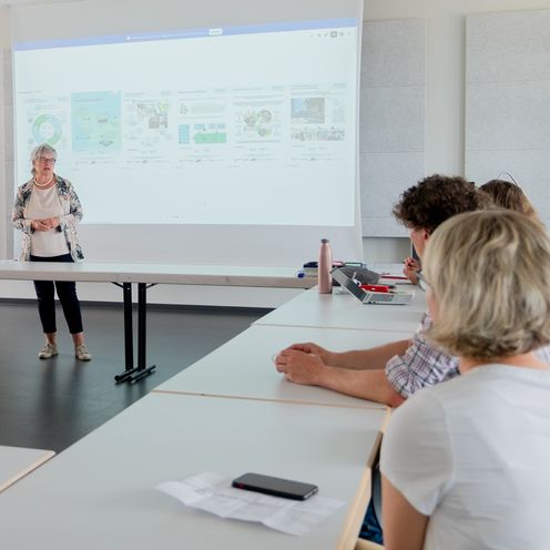 Die Rektorin der Hochschule Bremen, Karin Luckey, leitet mit einer Ansprache den 3. BreGoS Marktplatz ein. 