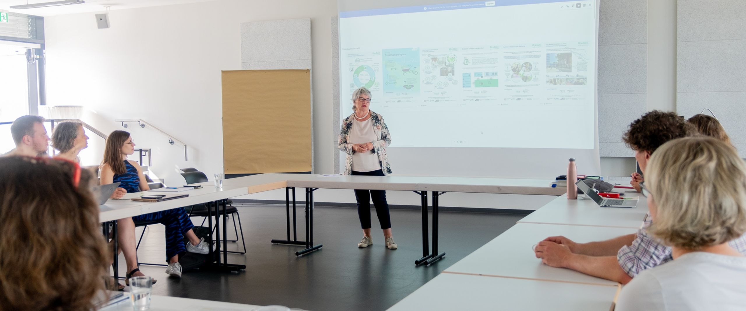 3. BreGoS Marktplatz in der HSB Die Rektorin der Hochschule Bremen, Karin Luckey, leitet mit einer Ansprache den 3. BreGoS Marktplatz ein.