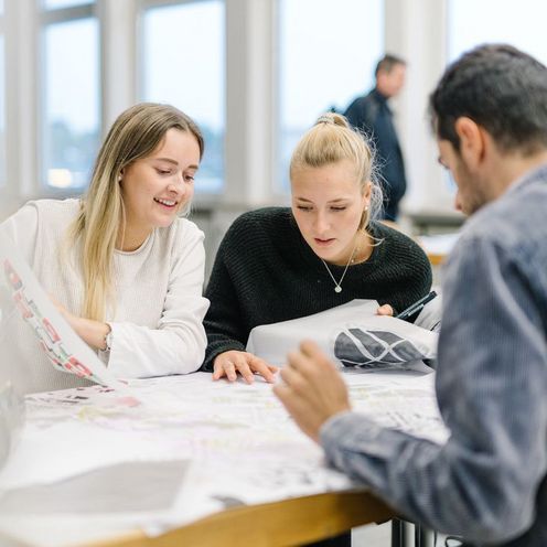 Eine Gruppe Studierende beim Workshop Urban Cities 2030