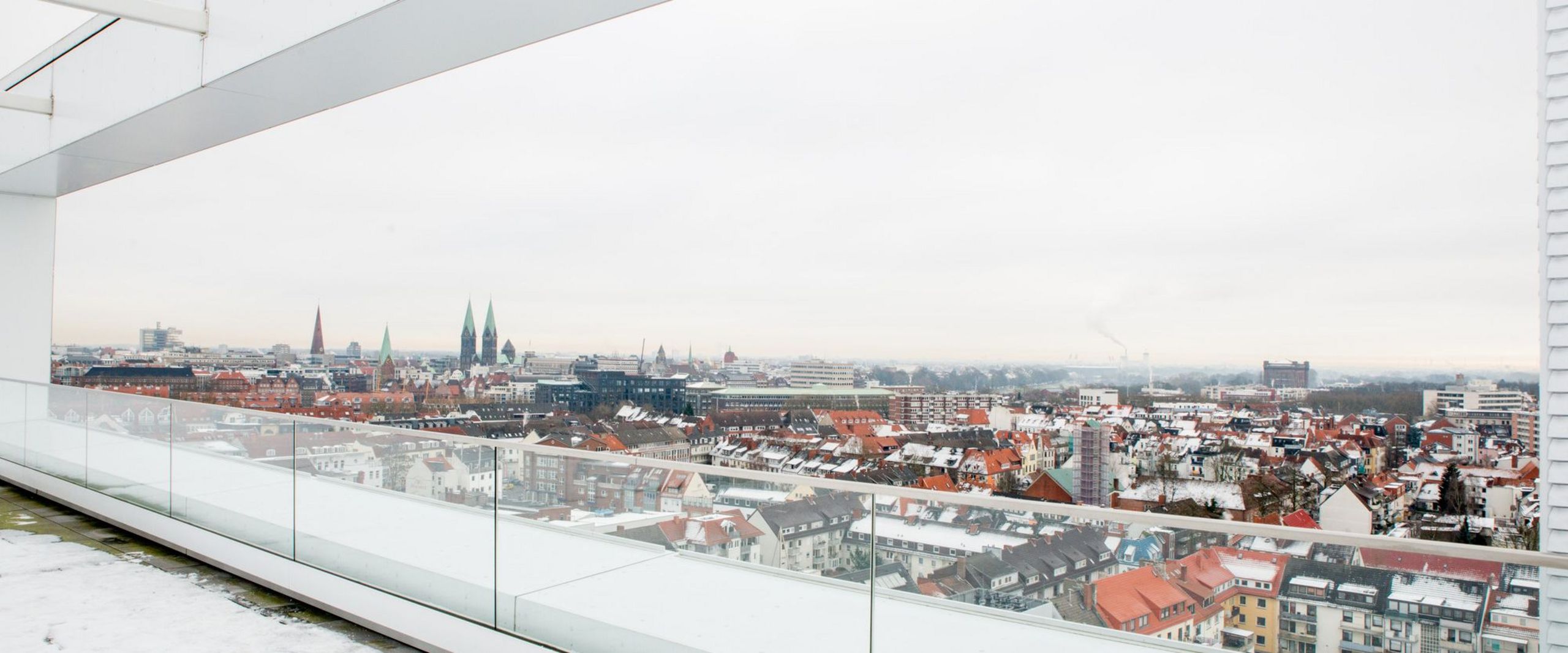 Ausblick vom Dach des AB-Gebäudes auf die Bremer Innenstadt im Winter