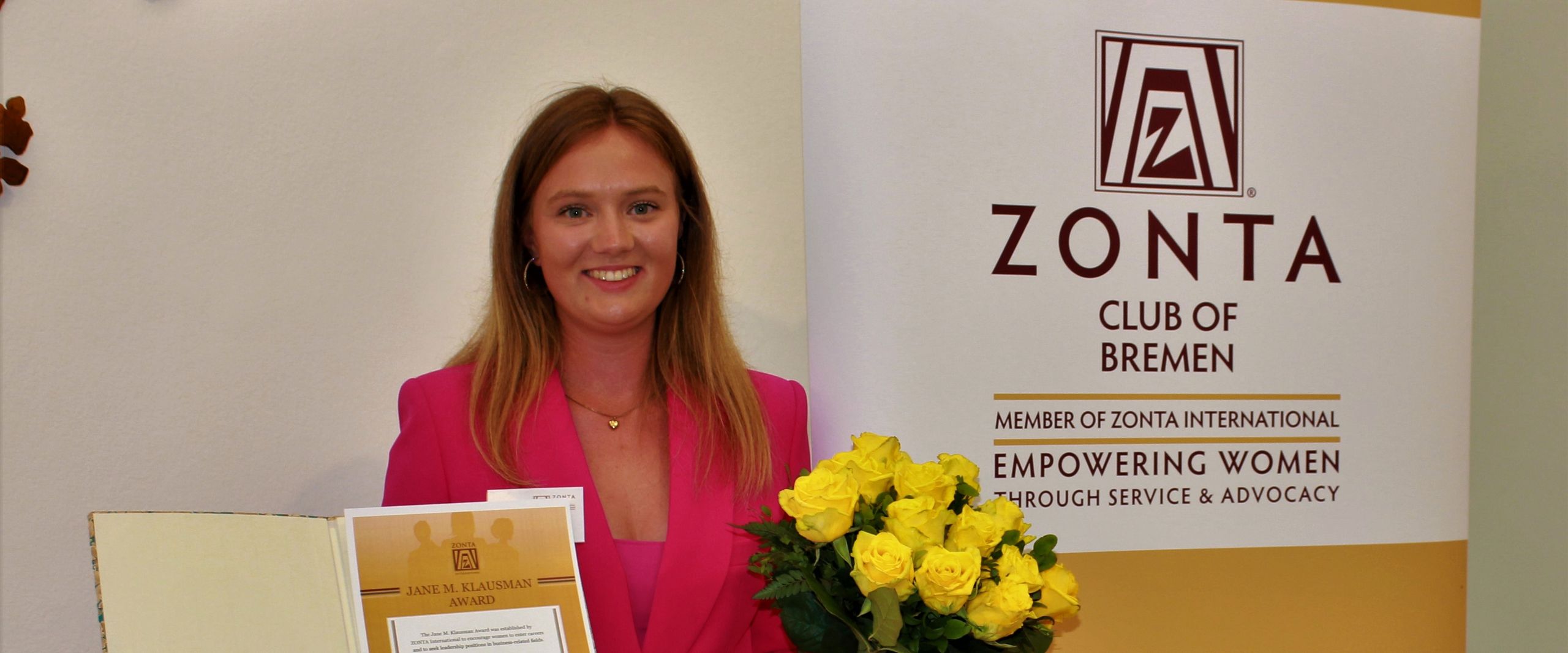 Sina Heidtke ist die Preistr&auml;gerin des Jane M. Klausman Women in Business Scholarship-Award 2024 des ZONTA Club Bremen 