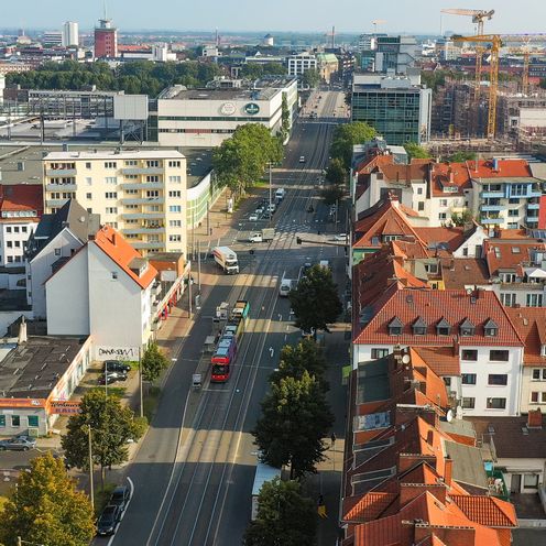 Luftaufnahme der Langemarckstra&szlig;e in Richtung Innenstadt.
