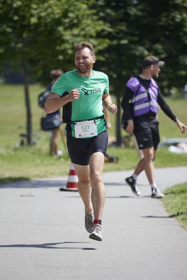 Läufer Niklas vom Tri Runners Team der HSB beim 5. Swim&Run am Werdersee.