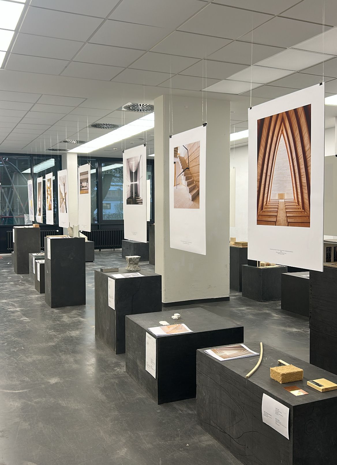 Einblick in die Ausstellung SECHZEHN MODELLSTUDIEN, Foto: Anna Husmann (HSB)