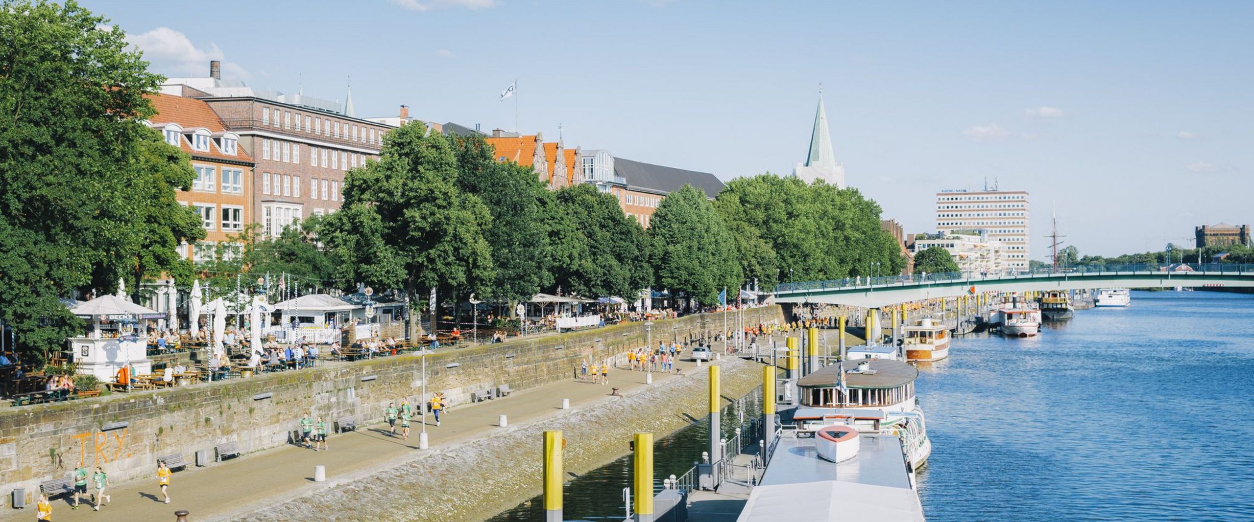 Blick auf die Bremer Schlachte an der Weser