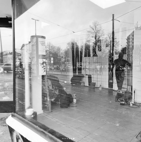 Blick in den aRaum - RE.MATERIAL -offenes Atelier f&uuml;r ressourcenschonendes, nachhaltiges und kreislauforientiertes Bauen. Abbildungen: Jule Immel, Louisa Br&uuml;ssermann, Nina M&ouml;llering, Leon Falke