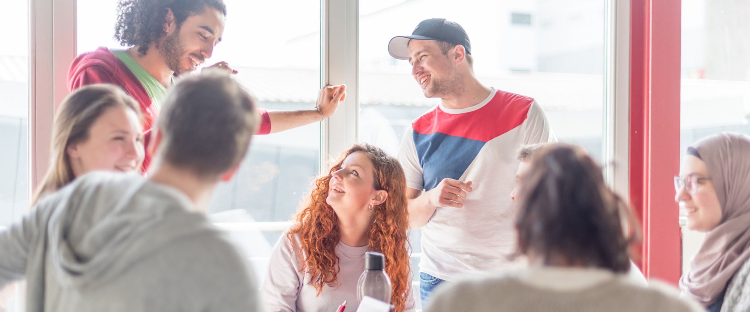Lerngruppe Studierende tauschen sich aus