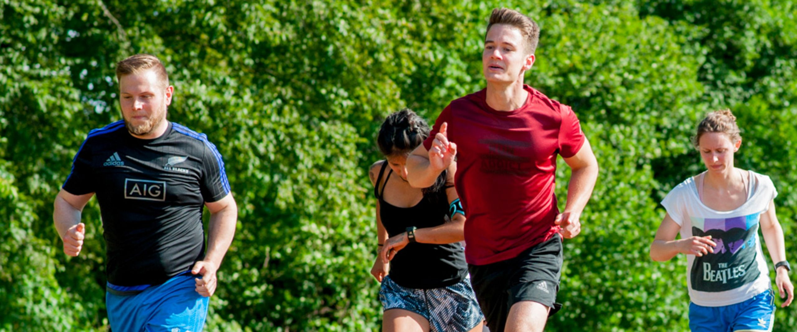 Training für den Gewoba-City Triathlon 10 Die Läufer sprinten los.
