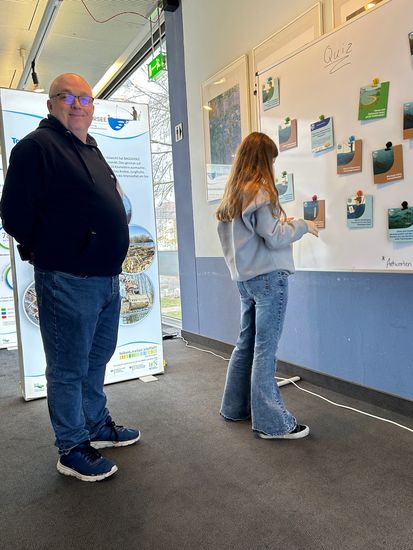 Teilnehmer vor Gewaesser-Macher-Wissensquiz am Praktiker-Tag_Saarland-in-Dillingen am 07.02.26