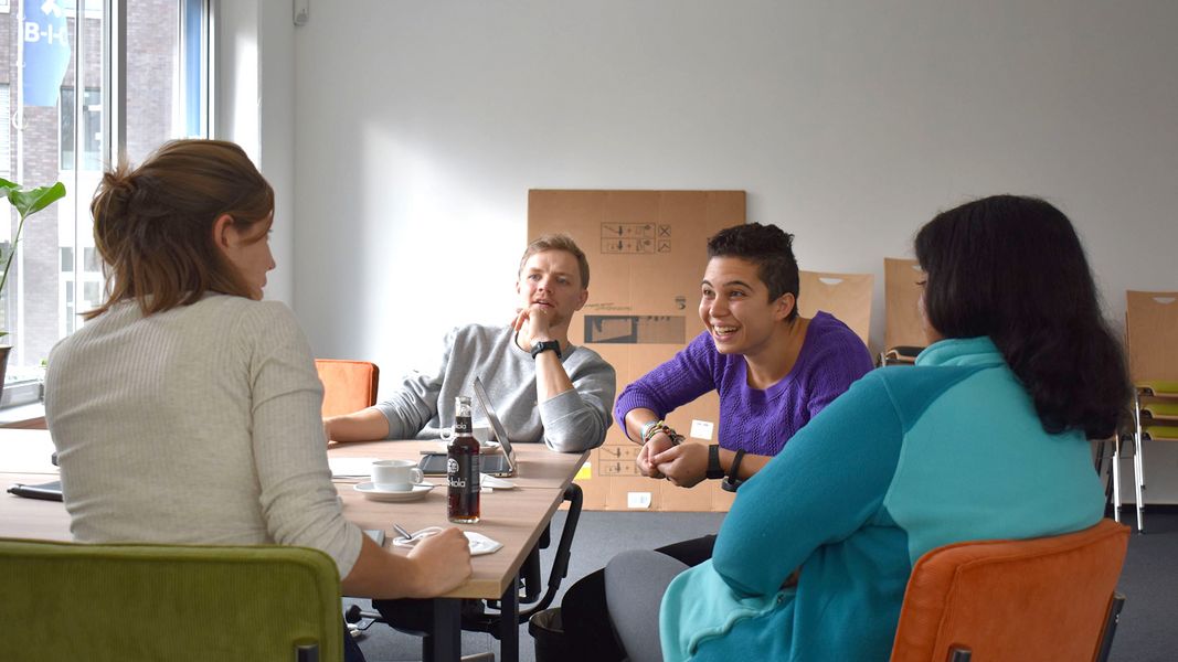 Bionik-Hackathon 2022: Diskussion Bionik-Hackathon 2022: Diskussion